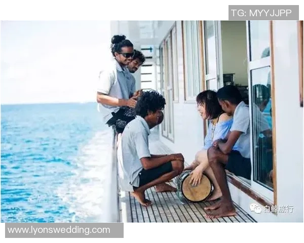 足球明星亲子时光婴儿手推车陪伴成长的幸福旅程